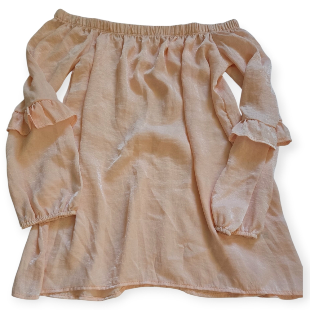 Nu Label Chic Off-Shoulder Blouse in Soft Peach